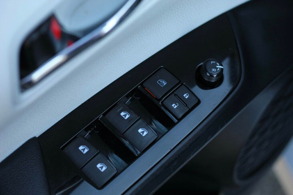 2017 Toyota Prius Prime photo 21