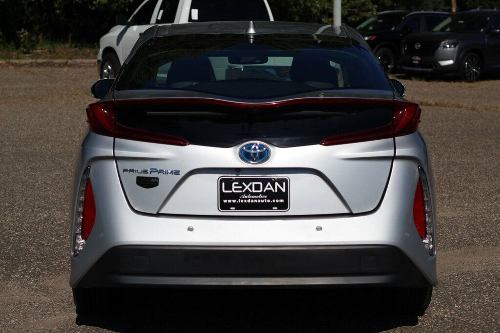 2017 Toyota Prius Prime photo 5