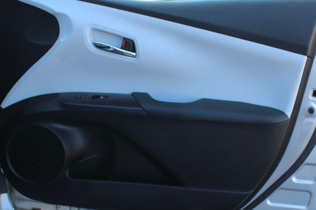 2017 Toyota Prius Prime photo 6