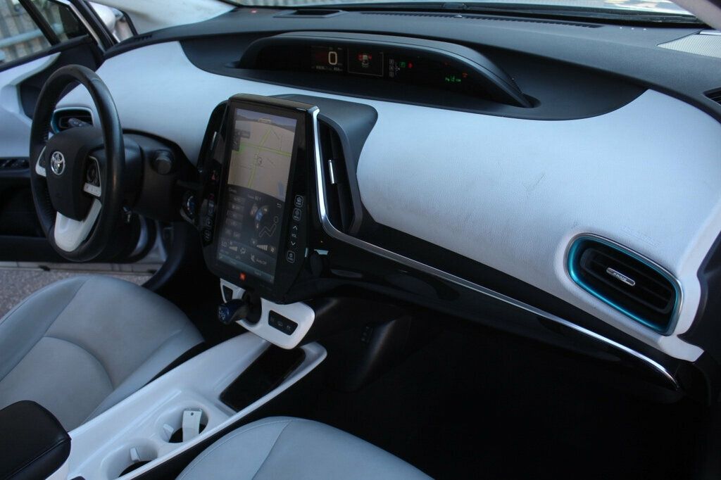 2017 Toyota Prius Prime photo 9
