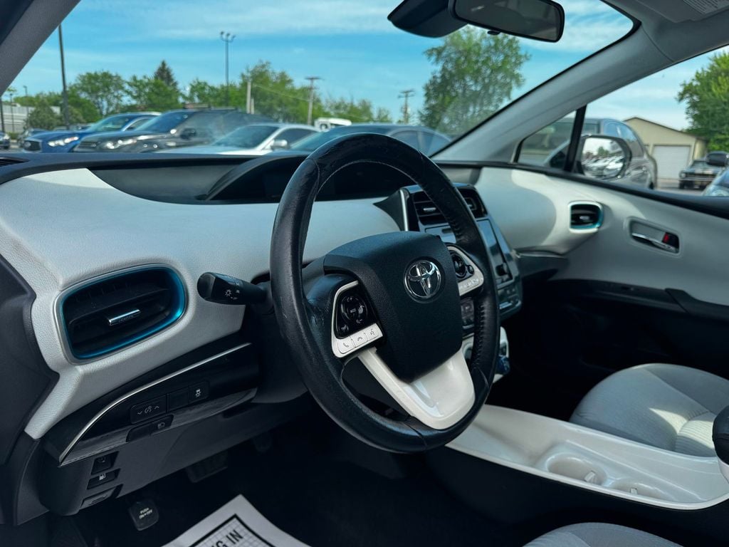 2017 Toyota Prius Prime Plus - 23028673 - 9