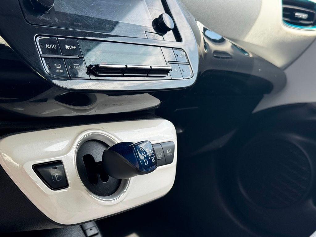 2017 Toyota Prius Prime Plus - 23028673 - 11