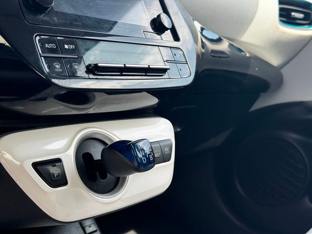 2017 Toyota Prius Prime Plus - 23028673 - 11