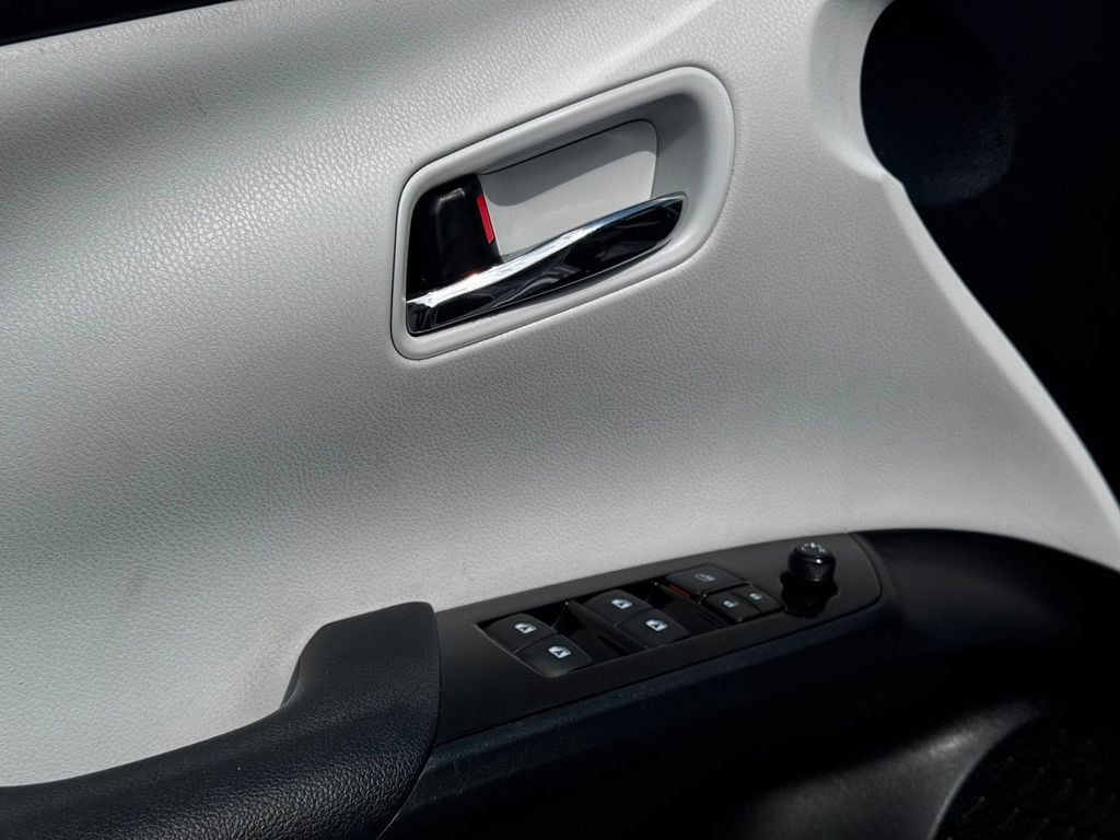 2017 Toyota Prius Prime Plus - 23028673 - 12