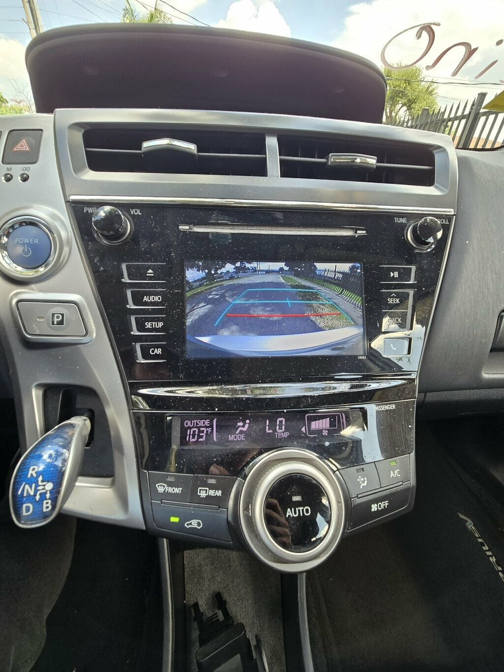 2017 Toyota Prius v  - 23070172 - 3