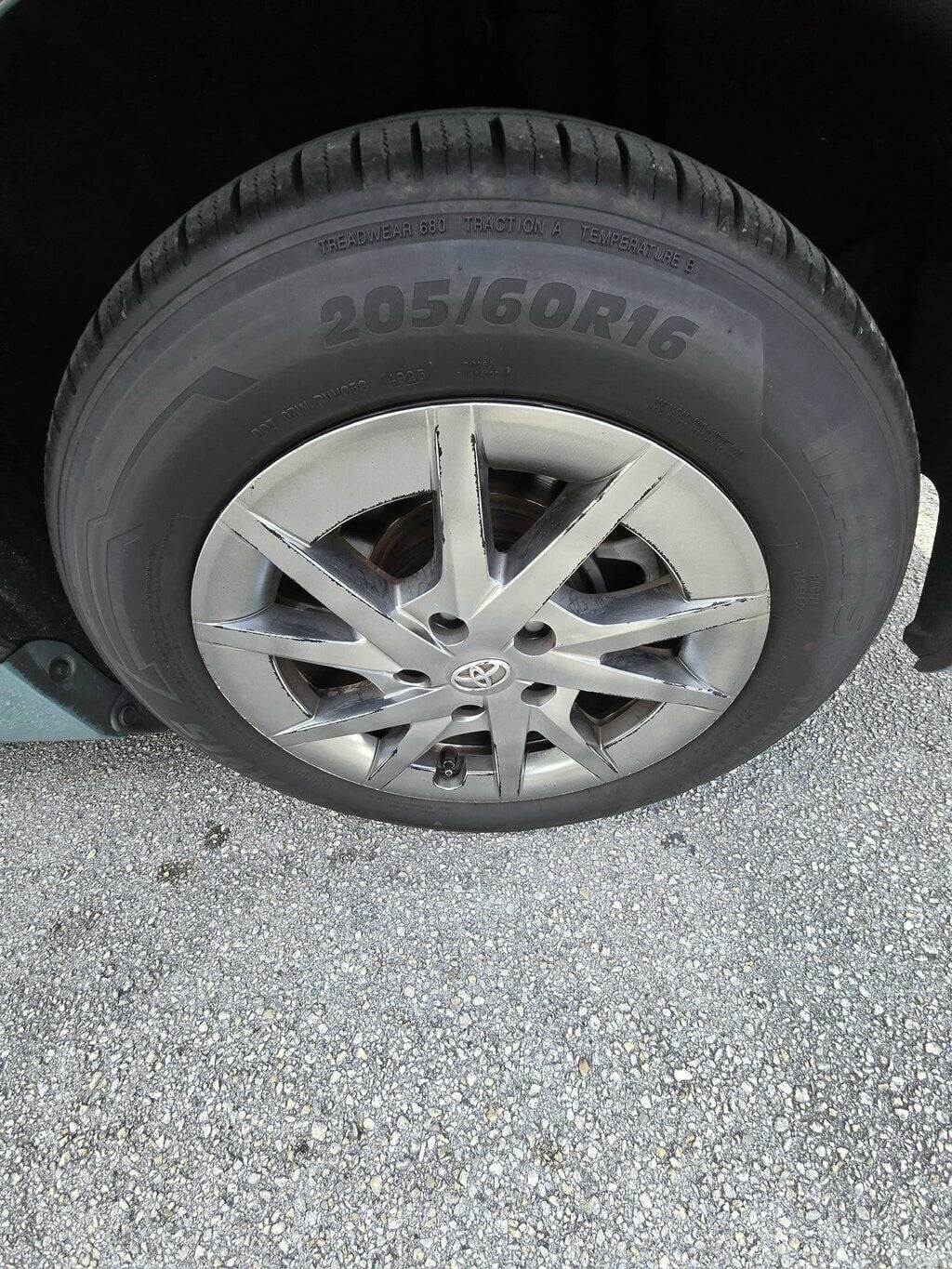 2017 Toyota Prius v  - 23070172 - 4