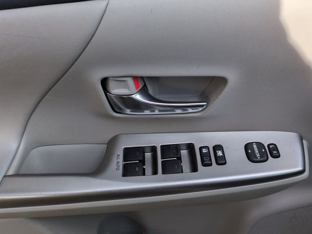 2017 Toyota Prius v  - 22949210 - 11