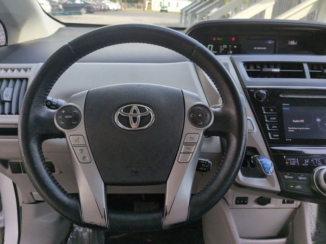 2017 Toyota Prius v  - 22949210 - 14