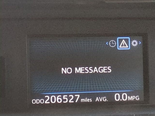 2017 Toyota Prius v  - 22949210 - 15