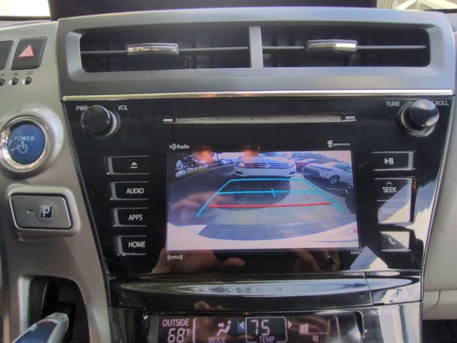 2017 Toyota Prius v  - 22949210 - 17