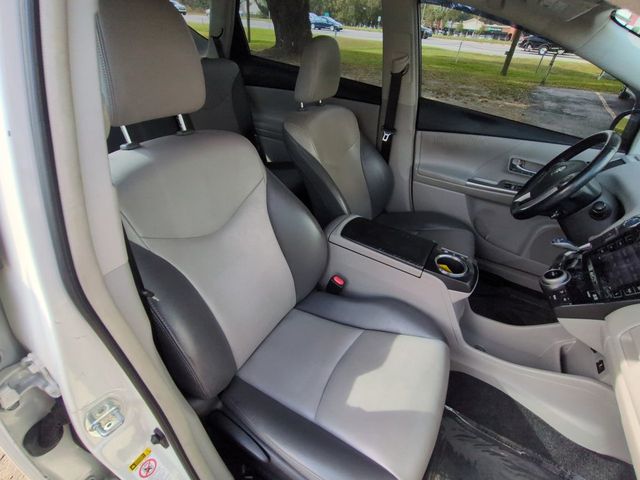 2017 Toyota Prius v  - 22949210 - 19