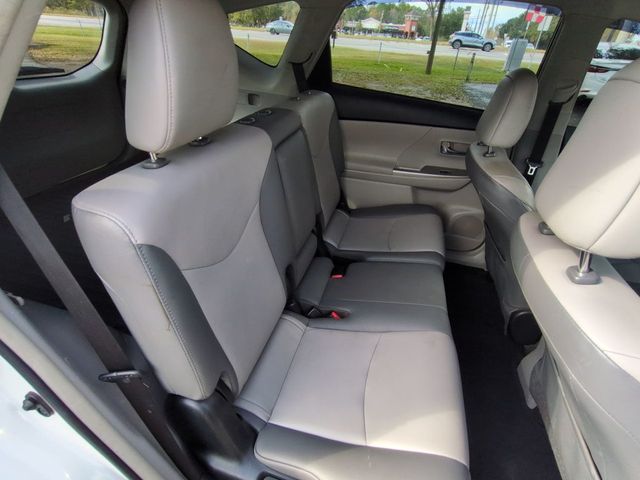 2017 Toyota Prius v  - 22949210 - 20