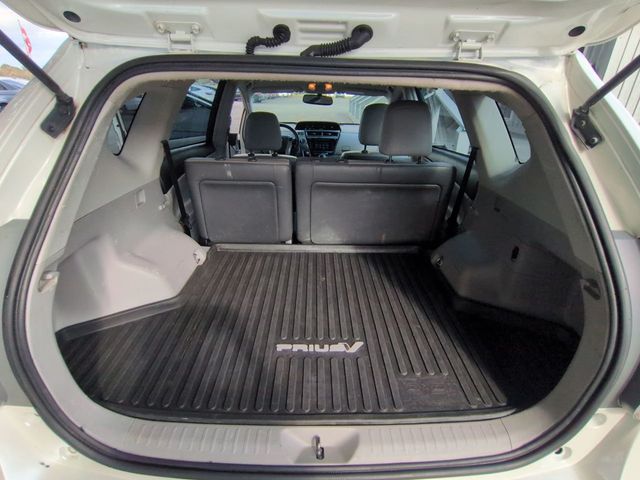 2017 Toyota Prius v  - 22949210 - 21