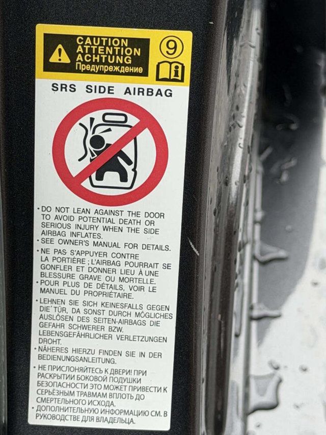 2017 Toyota Prius v Five - 22967027 - 19