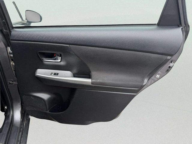 2017 Toyota Prius v Five - 22967027 - 22