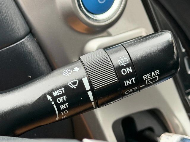 2017 Toyota Prius v Five - 22967027 - 36