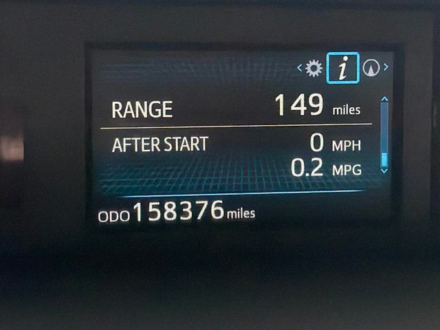 2017 Toyota Prius v Five - 22967027 - 40