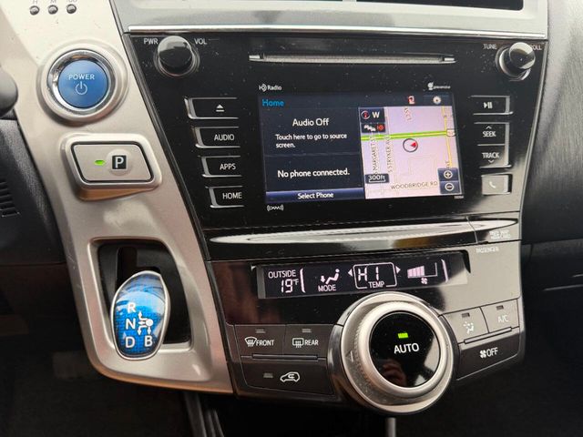 2017 Toyota Prius v Five - 22967027 - 41