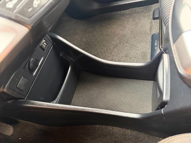 2017 Toyota Prius v Five - 22967027 - 46