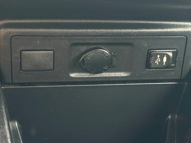 2017 Toyota Prius v Five - 22967027 - 47