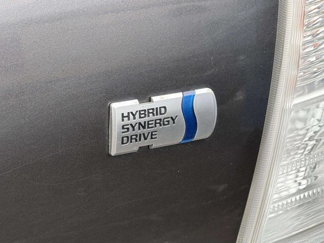 2017 Toyota Prius v Five - 22967027 - 5