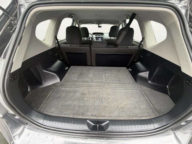 2017 Toyota Prius v Five - 22967027 - 6