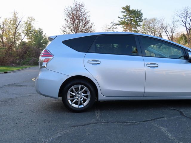 2017 Toyota Prius v Two - 23013157 - 11