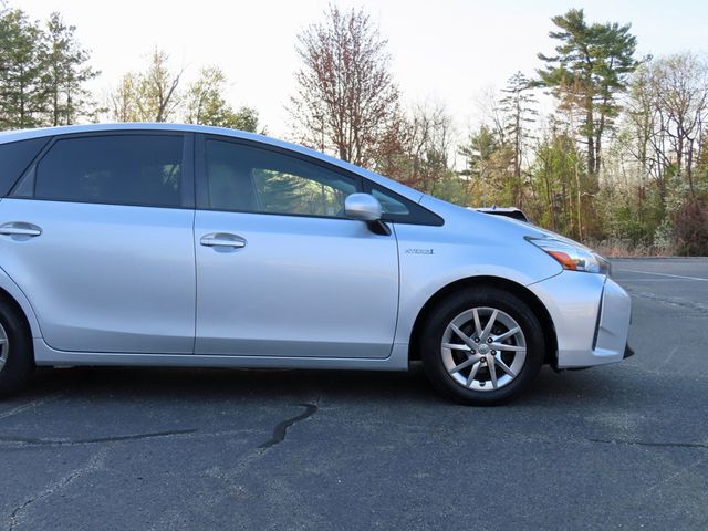 2017 Toyota Prius v Two - 23013157 - 12
