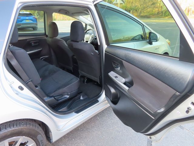 2017 Toyota Prius v Two - 23013157 - 20