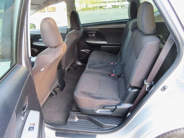 2017 Toyota Prius v Two - 23013157 - 24