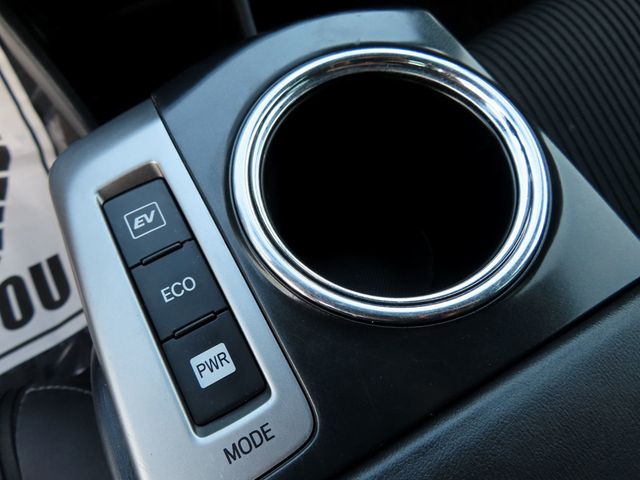 2017 Toyota Prius v Two - 23013157 - 36