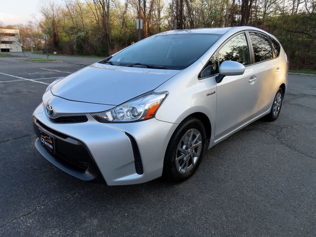 2017 Toyota Prius v Two - 23013157 - 3