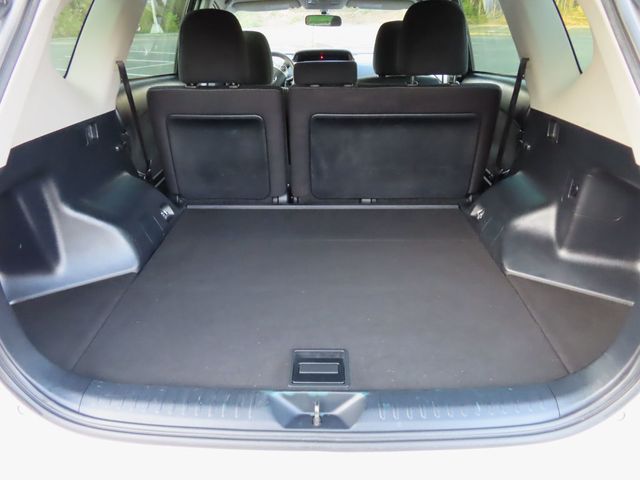 2017 Toyota Prius v Two - 23013157 - 40