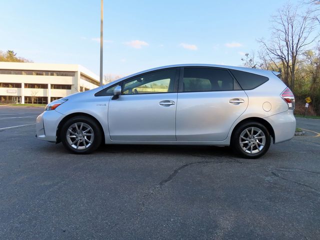 2017 Toyota Prius v Two - 23013157 - 4
