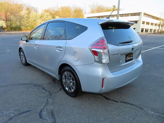 2017 Toyota Prius v Two - 23013157 - 7