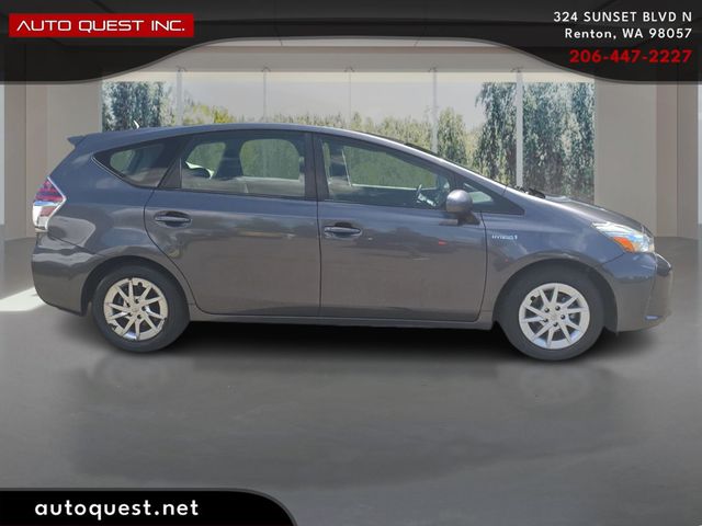 2017 Toyota Prius v Two - 23051414 - 3