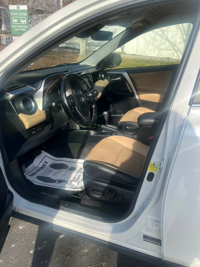 2017 Toyota RAV4  - 22956536 - 10