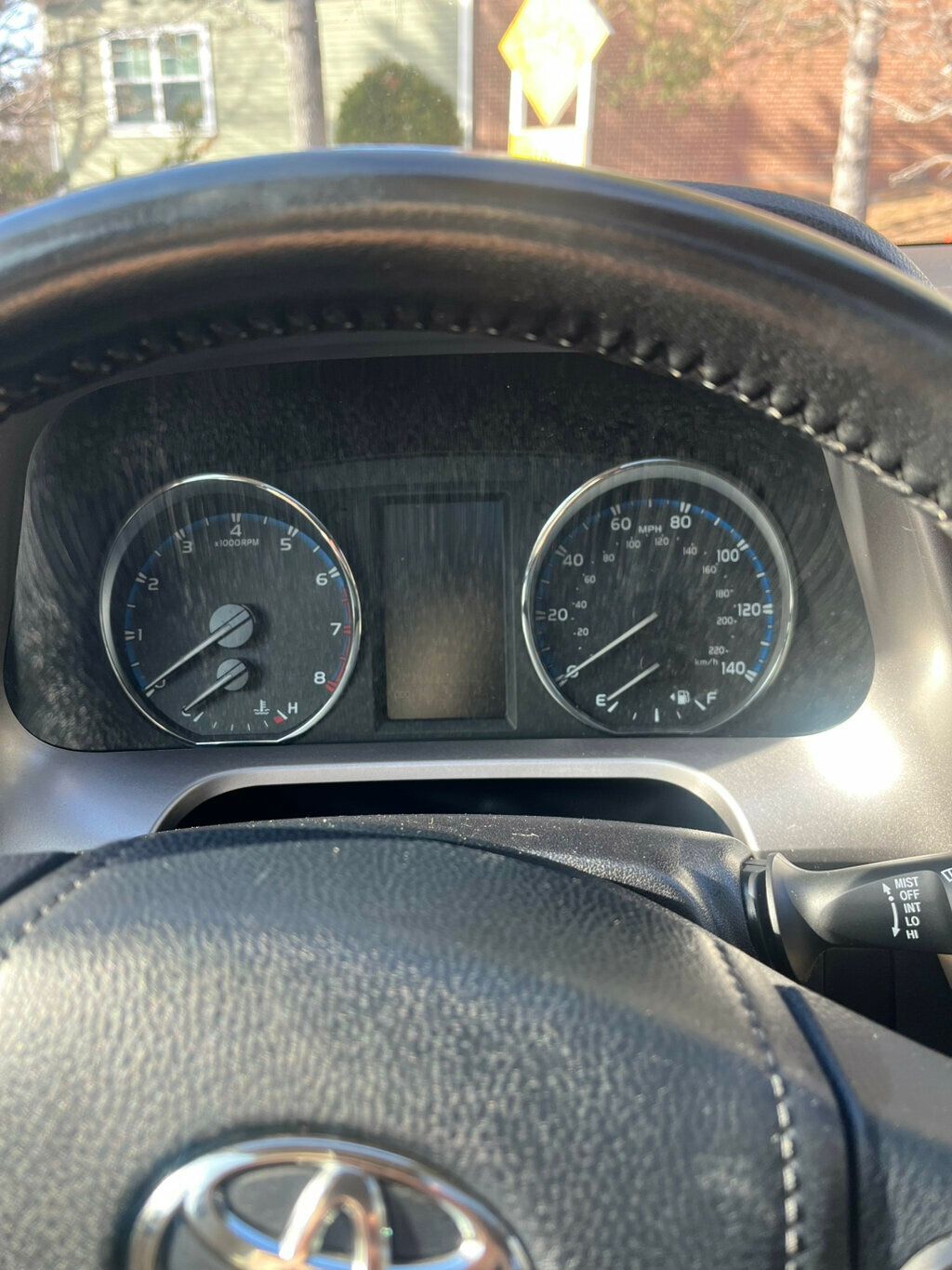 2017 Toyota RAV4  - 22956536 - 12