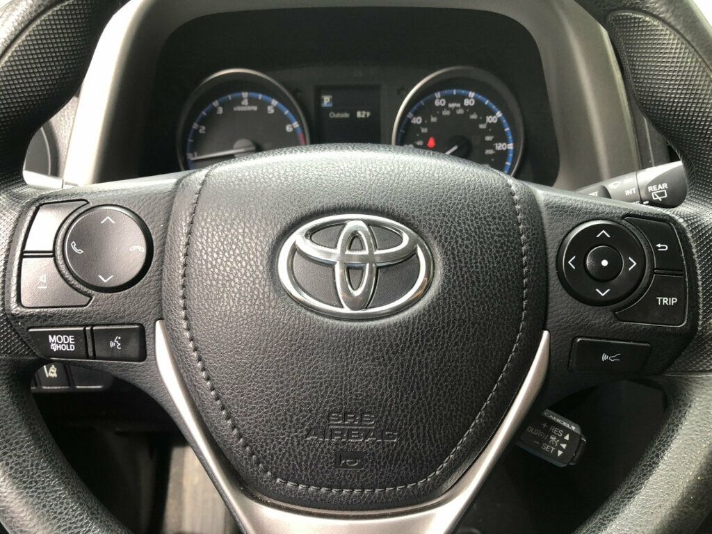 2017 Toyota RAV4 LE AWD - 23081680 - 10