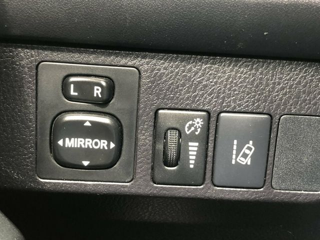 2017 Toyota RAV4 LE AWD - 23081680 - 12