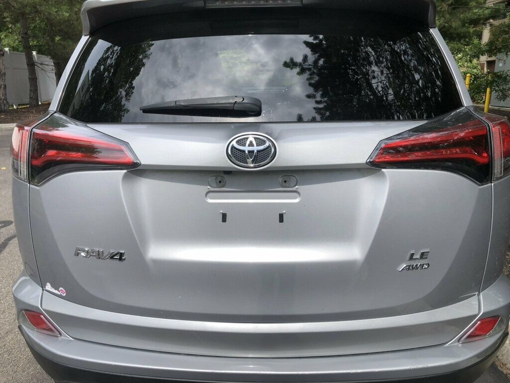 2017 Toyota RAV4 LE AWD - 23081680 - 3