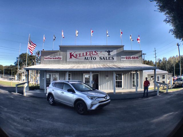 2017 Toyota RAV4 LE AWD - 22680462 - 0