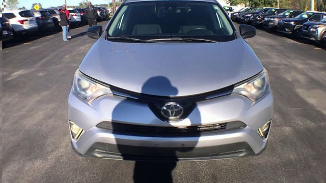 2017 Toyota RAV4 LE AWD - 22680462 - 2