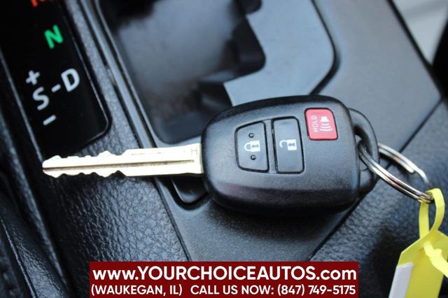 2017 Toyota RAV4 LE AWD - 22910500 - 29