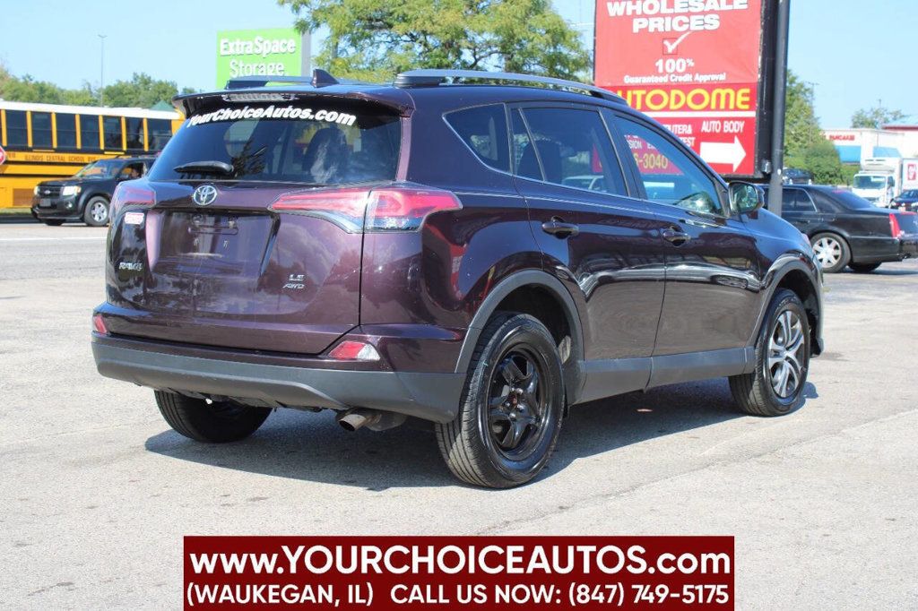 2017 Toyota RAV4 LE AWD - 22910500 - 4