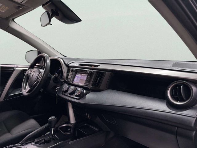 2017 Toyota RAV4 LE AWD - 23021465 - 18
