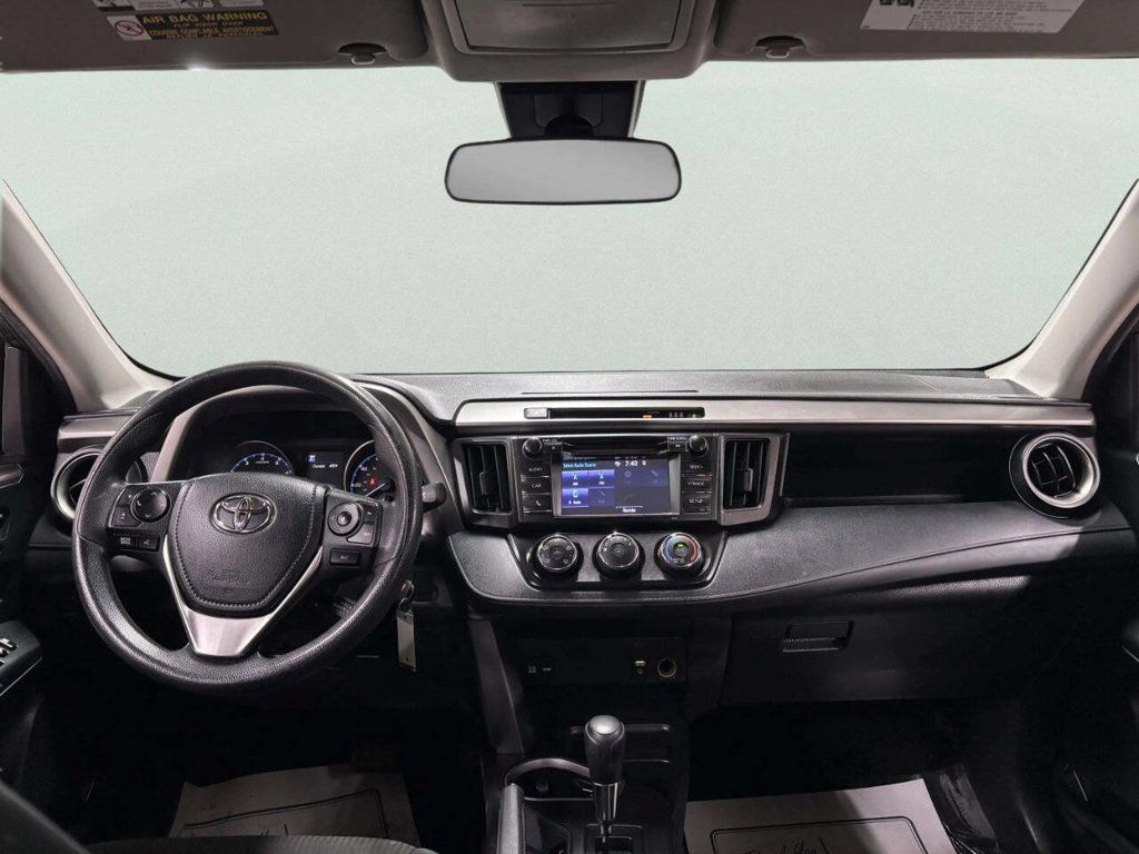 2017 Toyota RAV4 LE AWD - 23021465 - 20