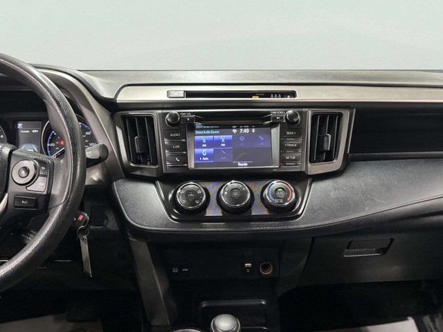 2017 Toyota RAV4 LE AWD - 23021465 - 21