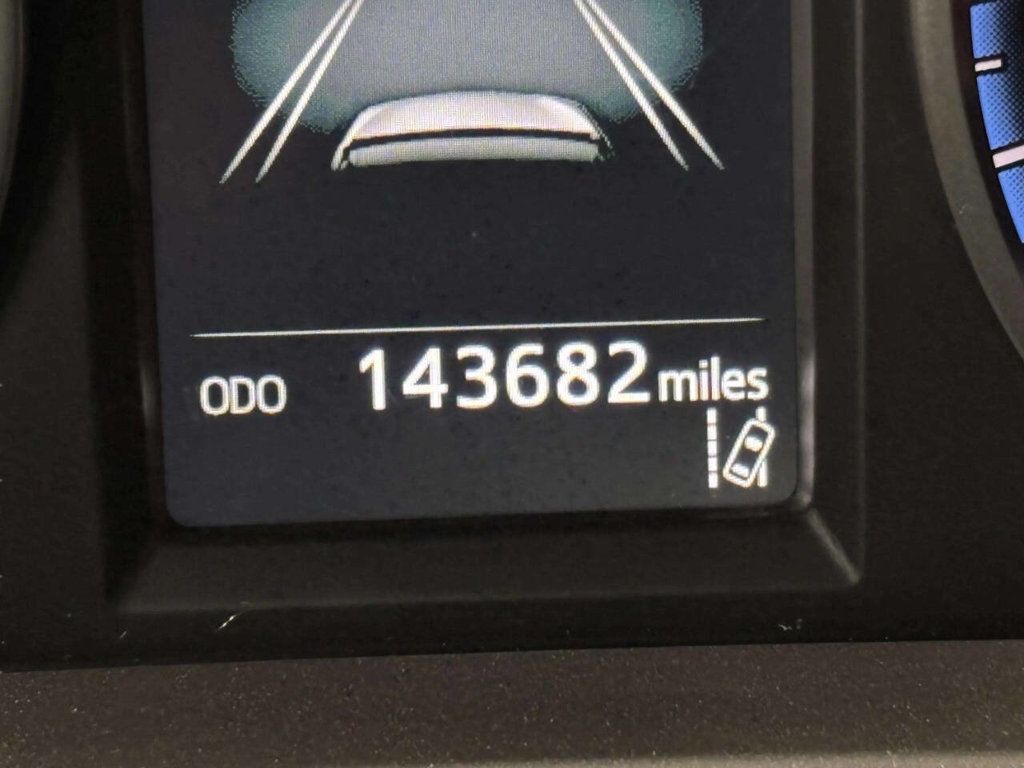 2017 Toyota RAV4 LE AWD - 23021465 - 31