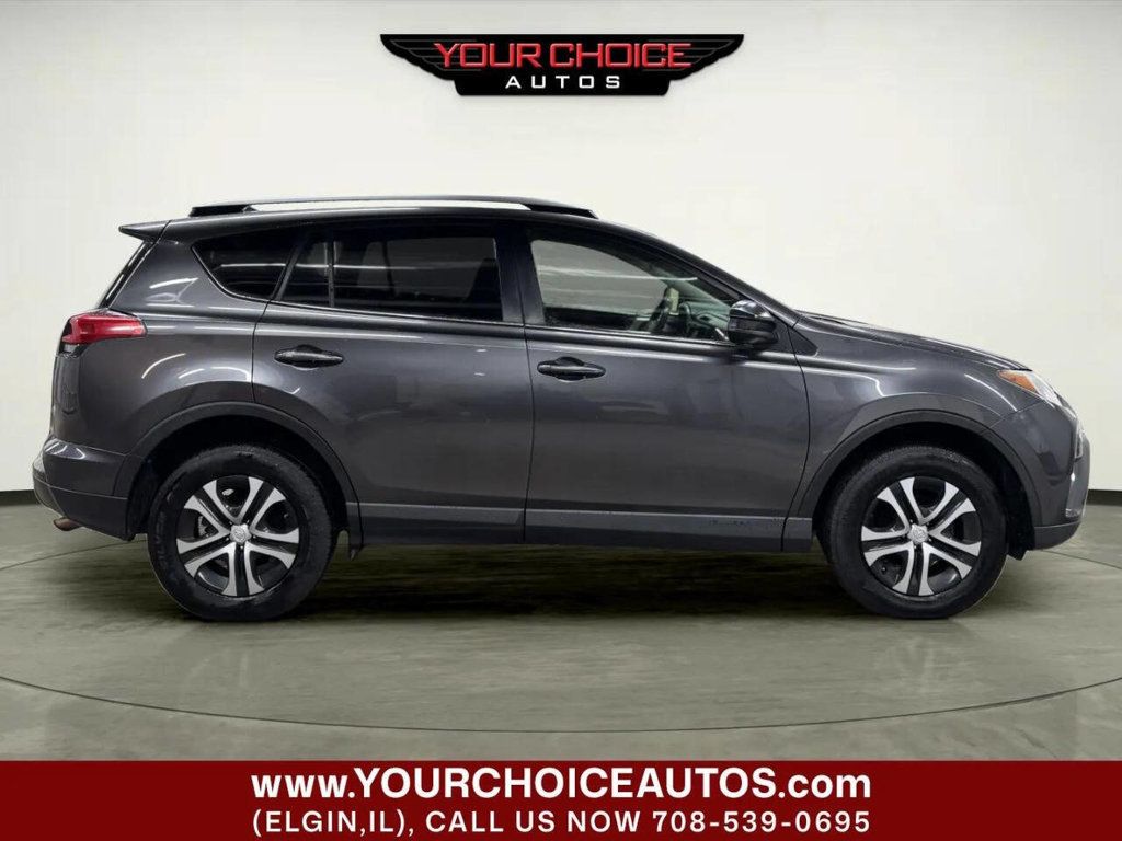2017 Toyota RAV4 LE AWD - 23021465 - 5